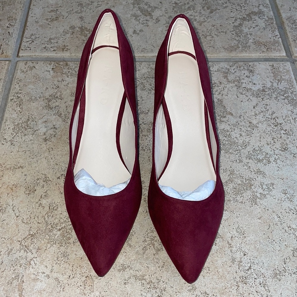 NWT NA-KD Pointy Suede Pumps